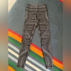 Lululemon athletica wunder under Hi-Rise Tight Nulux 28" 50 Ice Grey Black